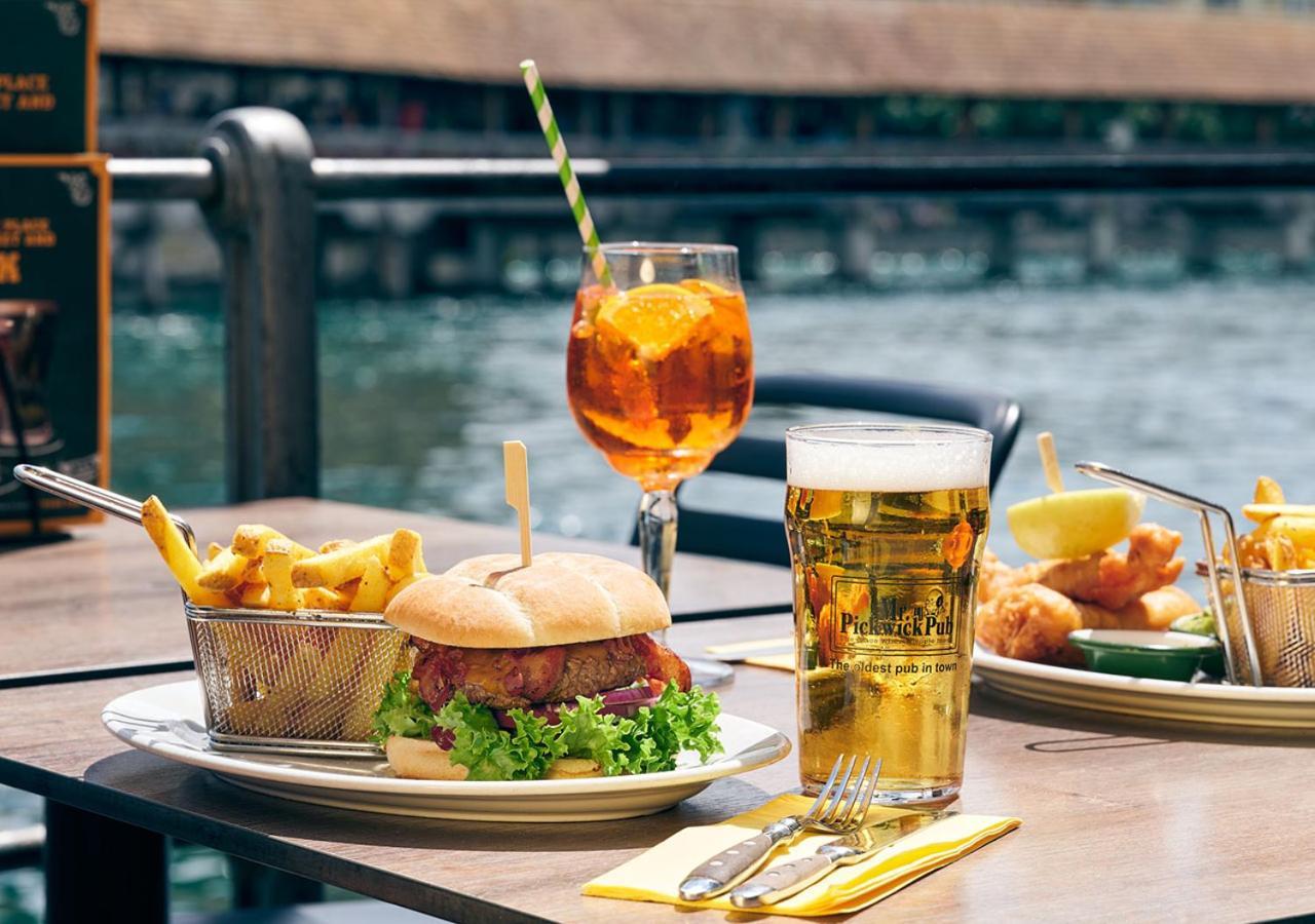 Hotel Pickwick And Pub 