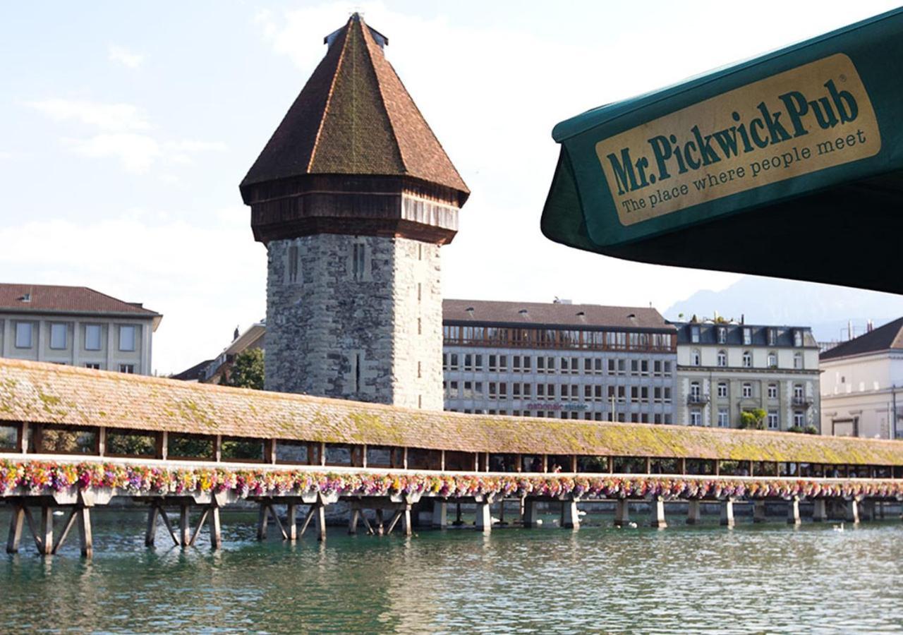Hotel Pickwick And Pub 
